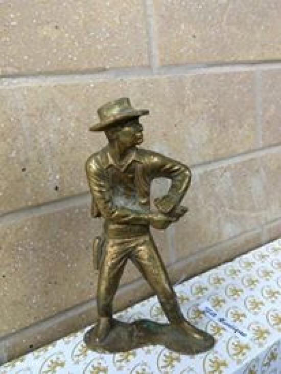 Statueta din bronz Pistolar