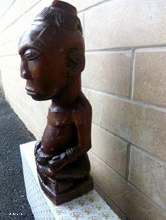 Statueta din lemn``````