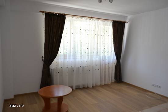 Vand apartament 2 camere Sinaia