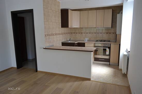 Vand apartament 2 camere Sinaia
