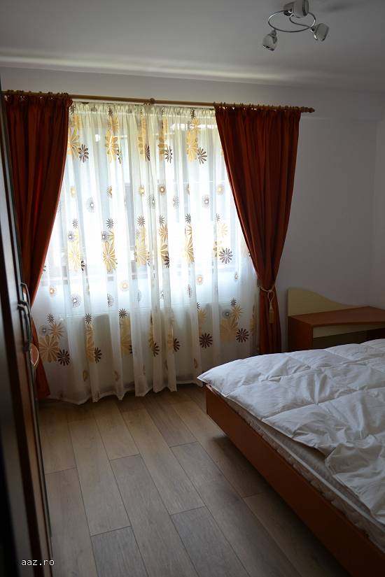 Vand apartament 2 camere Sinaia