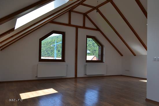 Vand apartament cu 3 camere in vila noua