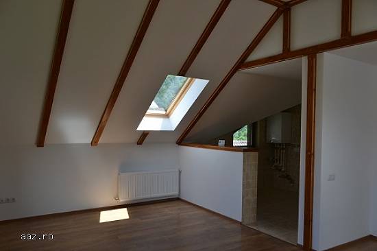 Vand apartament 3 camere Sinaia