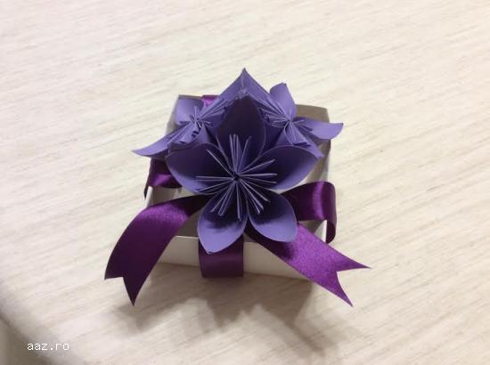 Realizez Ornamente Origami pentru Diverse Ocazii Speciale