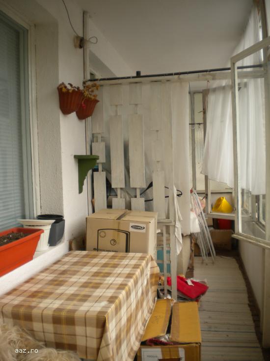 URGENT! Vand apartament cu 2 camere + garaj