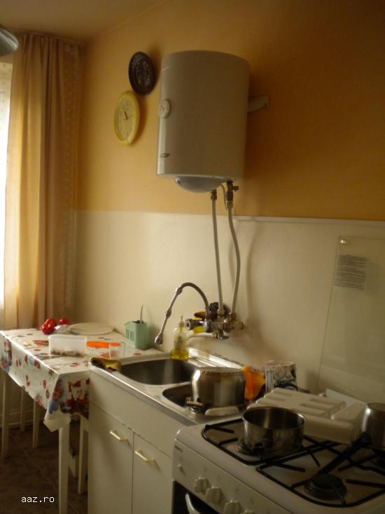 URGENT! Vand apartament cu 2 camere + garaj