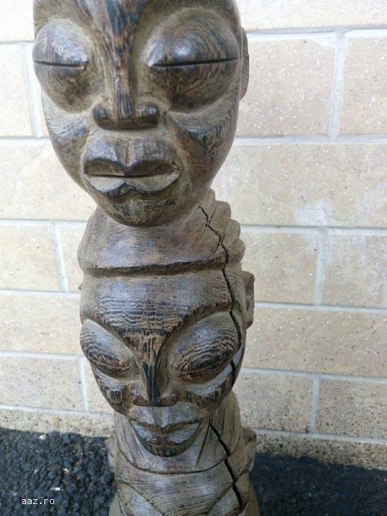 Statueta cu trei capete