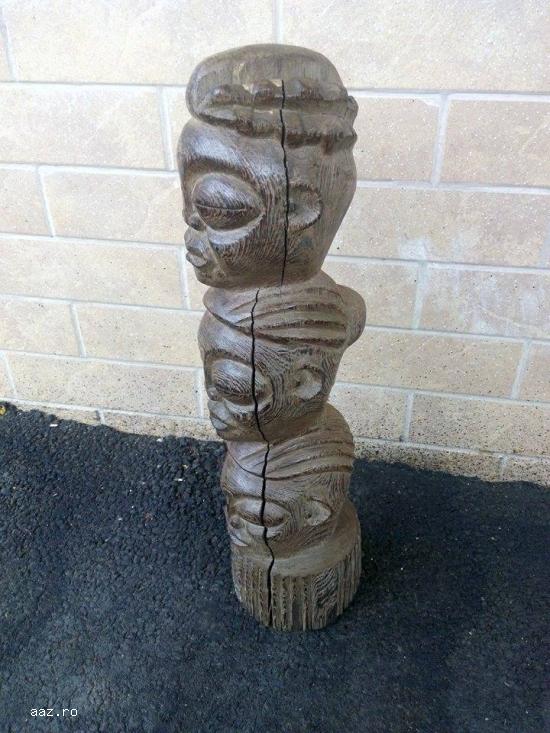 Statueta cu trei capete