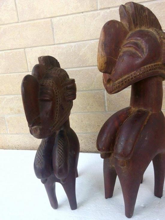 Statuete din lemn``