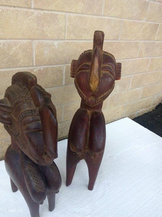 Statuete din lemn``