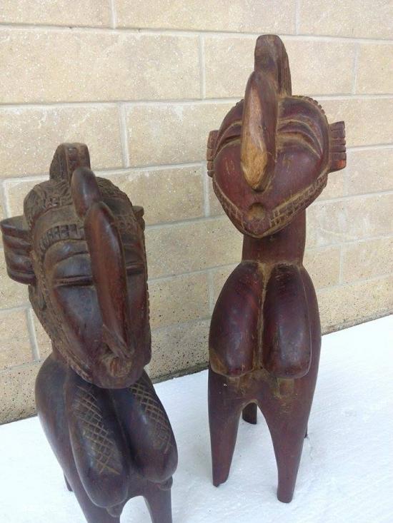 Statuete din lemn``