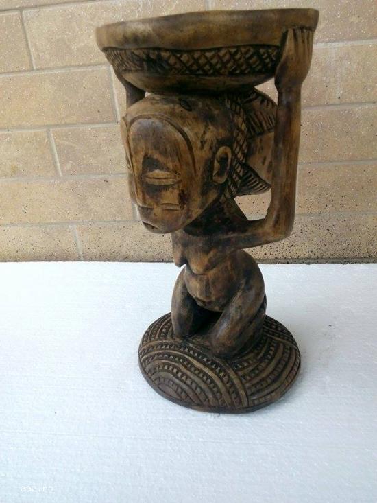 Statueta din lemn```````
