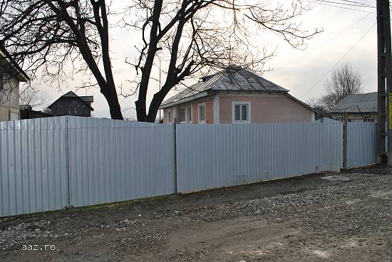 Vand casa cu terene 1000mp si anexe gospodaresti