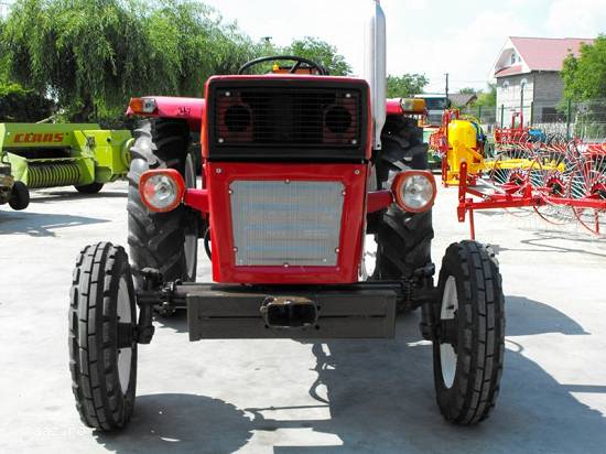 Tractor U 445