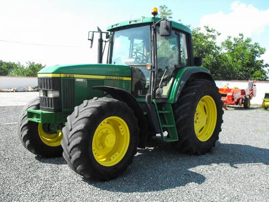 Tractor John Deere 6810