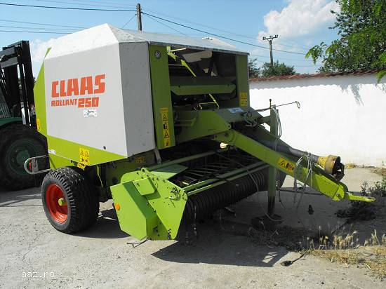 Presa baloti rotunzi Claas Rolland 250