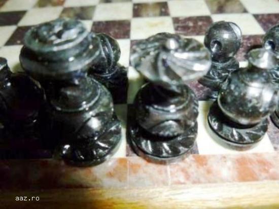 Joc de sah lucrat manual din porfir,                  arta,                  cadou deosebit, 