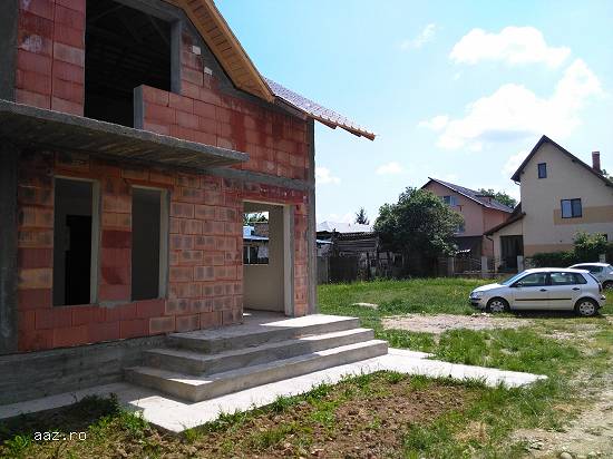 Casa P+M Semifinisata