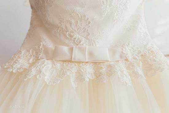 Vand rochie de mireasa din colectia 2014 Creal Design Bucuresti model printesa. Marime 38,  voal scu