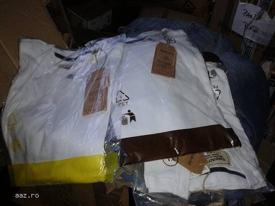 Vand lot haine de firma,  aproximativ 10.000 buc.