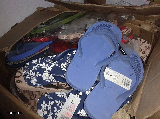 Vand lot haine de firma,  aproximativ 10.000 buc.