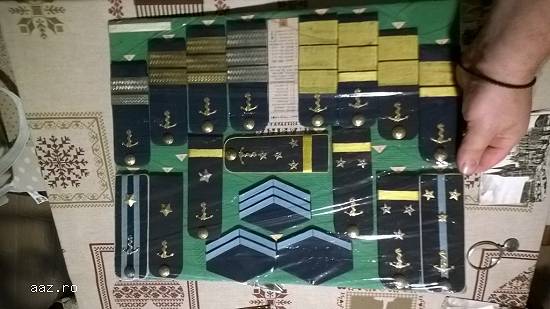 colectie intreaga de epoleti din armata militara romana,   medalii si insigne de toate tipurile