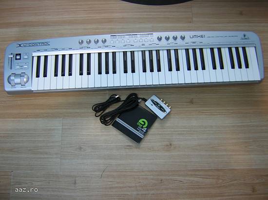Vand claviatura MIDI Behringer nu orga