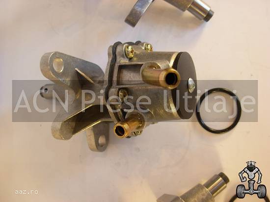 Pompa de alimentare Bobcat 873