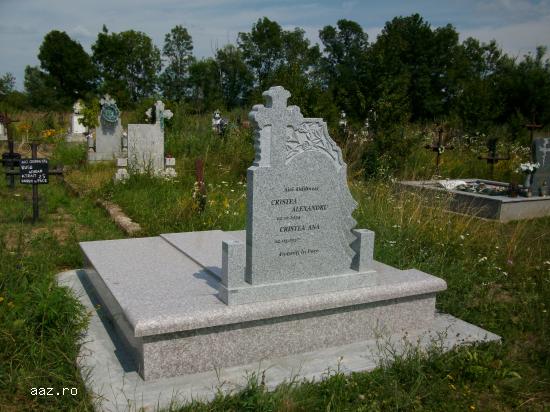 pietre funerare,    cruci morminte