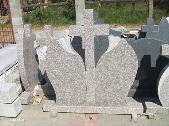 pietre funerare,    cruci morminte