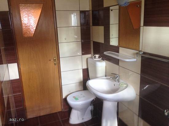proprietar , inchiriez apartament 3 camere