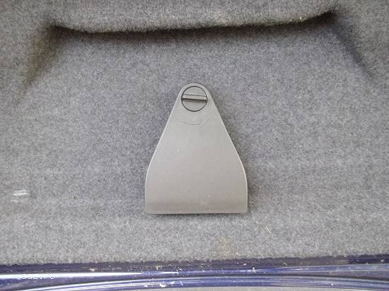 Suport triunghi reflectorizant Audi A6 (4B,  C5) 2.4 benzina,  anul fabricatiei 2001