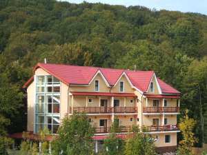 Hotel 3* de vanzare in statiunea Monasa