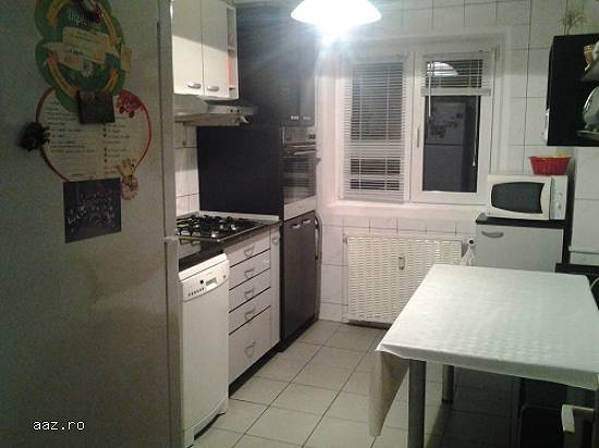 Vand apartament 3 camere Crangasi