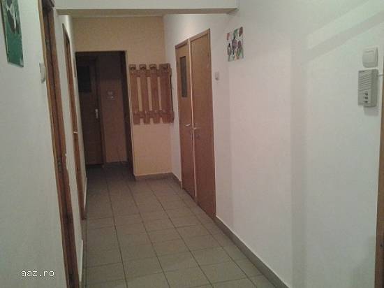 Vand apartament 3 camere Crangasi