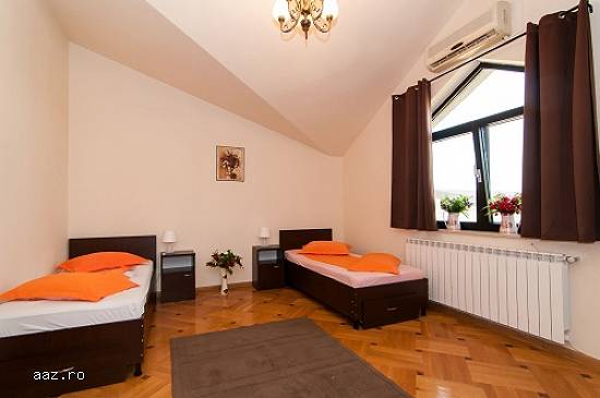 Camin de Batrani EDEN