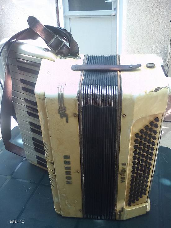 Vând acordeon Hohner Verdi II