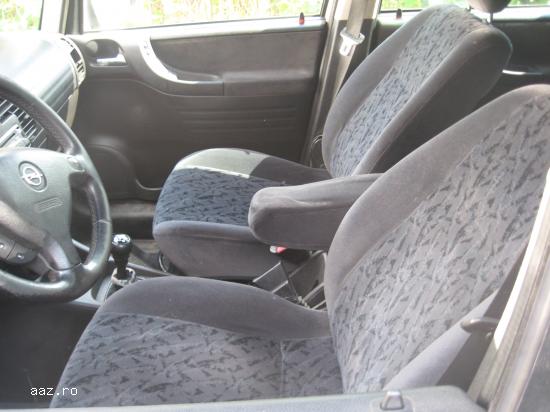 Dezmembrez Opel Zafira