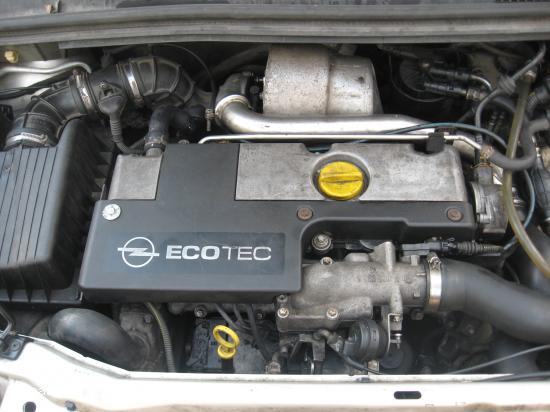 Dezmembrez Opel Zafira
