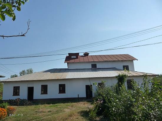 vand casa,  teren intravilan,  agricol si moara functionala