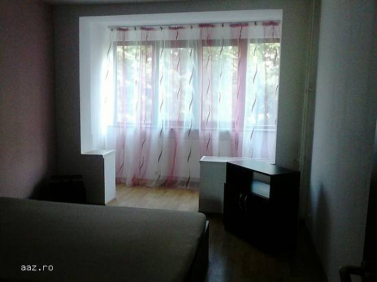 Particular inchiriez apartament