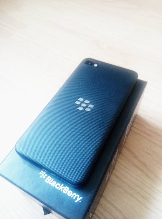 Vand Blackberry Z10 FullBox