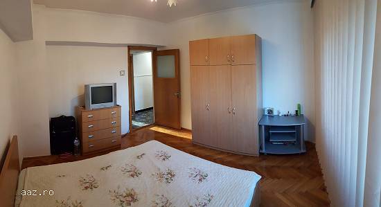 Proprietar vand apartament 3 camere in zona Trocadero,  93mp
