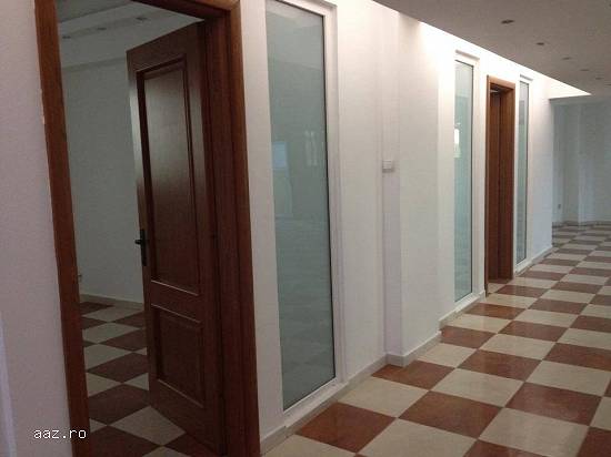 Proprietar inchiriez spatii birouri