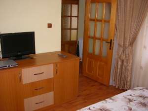 Vand casa+teren 800 m,  str. M. Kogalniceanu,  toate utilitatile, totul nou,  LA CHEIE.