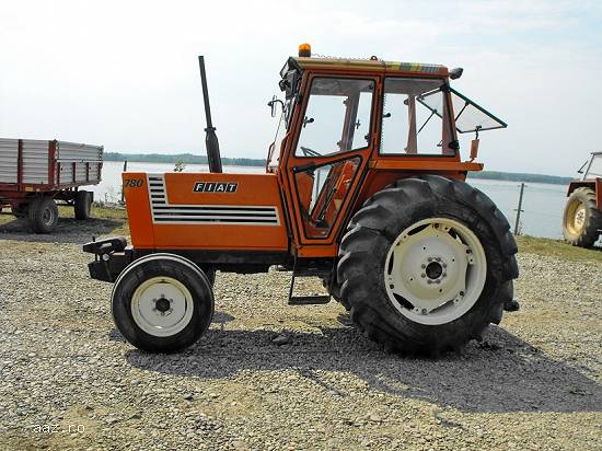 Tractor Fiat 780