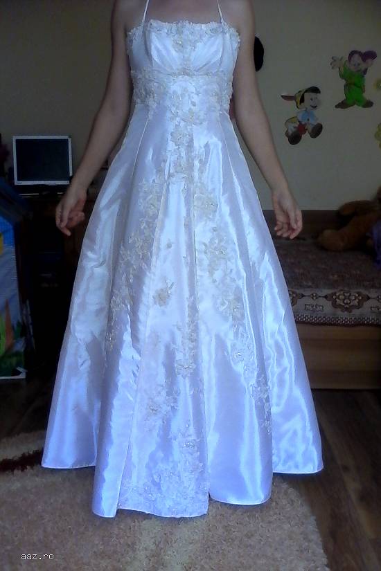 vand rochie mireasa