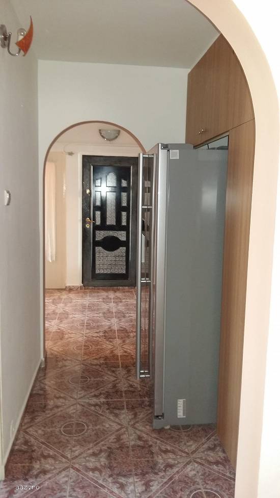 Inchiriez apartament 3 camere