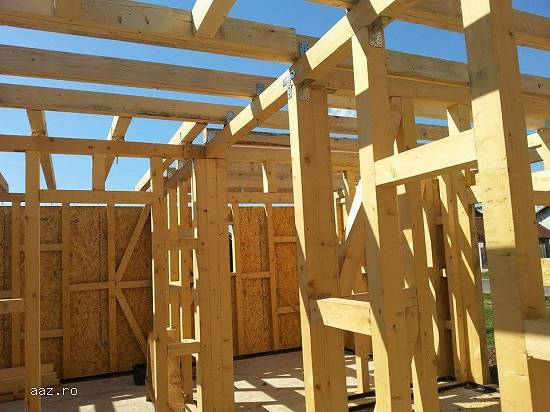 Construim case din lemn