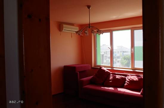 Vand apartament 3 camere,  1 Mai
